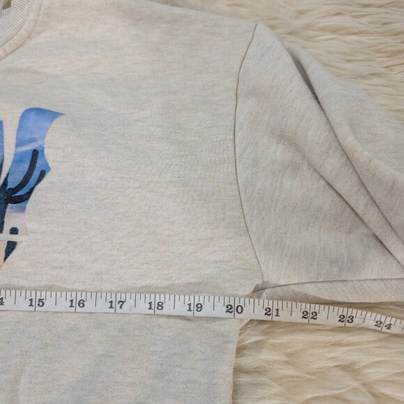 Ariat Women's Heather Oatmeal Long Sleeve Cowboy Graphic Crew Sweater Size M - Picture 6 of 8